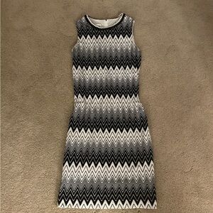 Sara Campbell white and black cool print dress - size small
